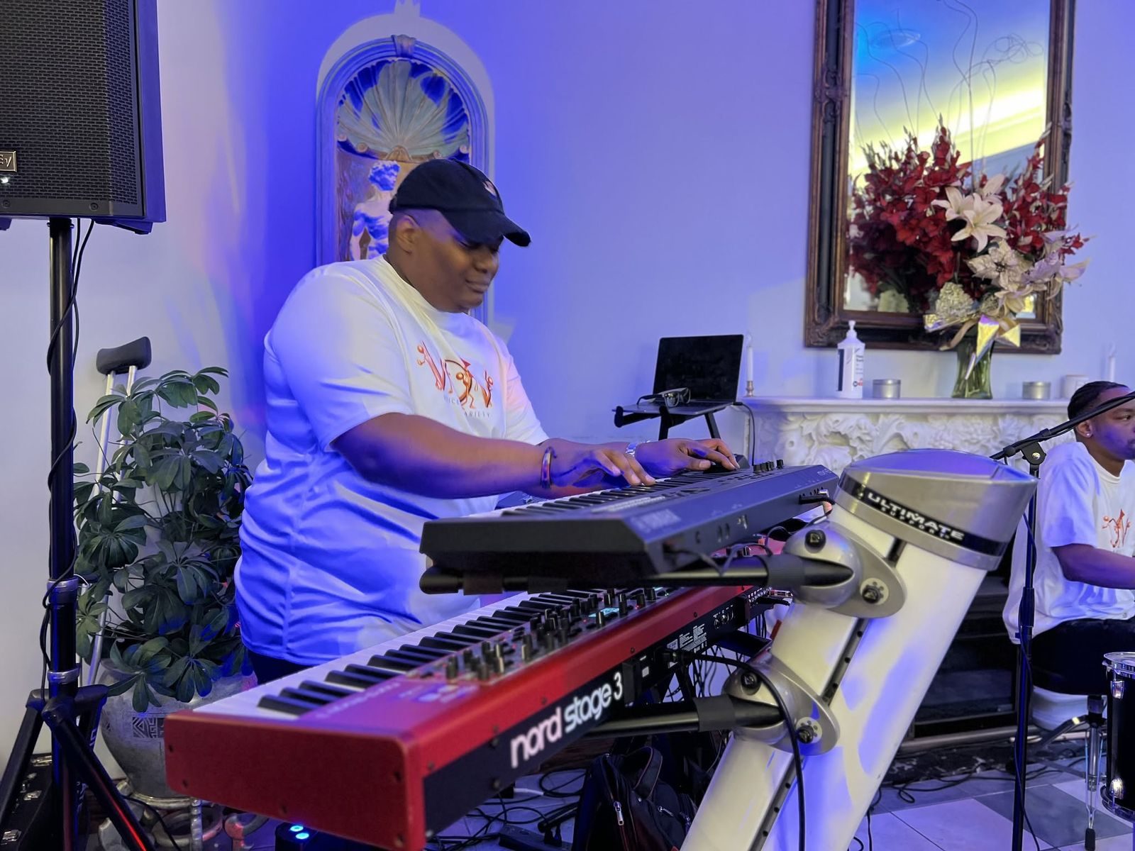 Keys player performing with V.O.V